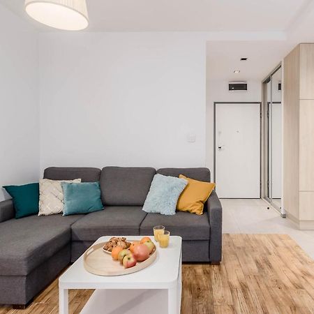 Chill Apartments Wola Center Варшава Екстер'єр фото