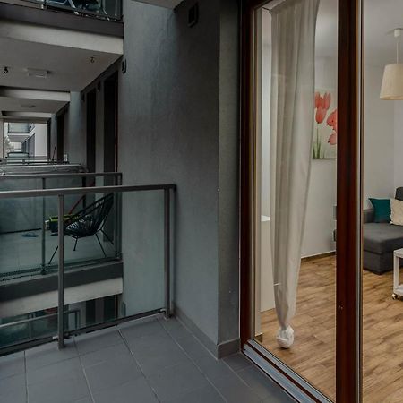 Chill Apartments Wola Center Варшава Екстер'єр фото