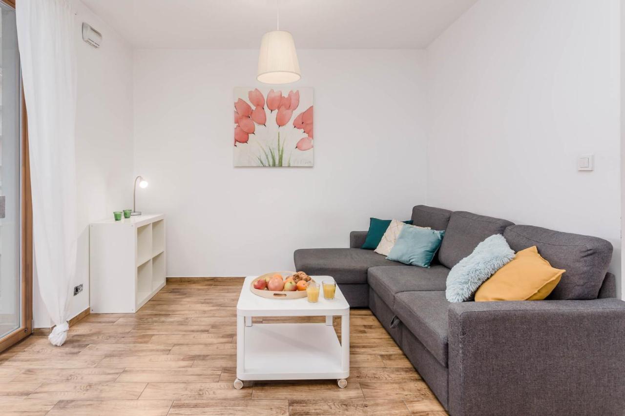 Chill Apartments Wola Center Варшава Екстер'єр фото