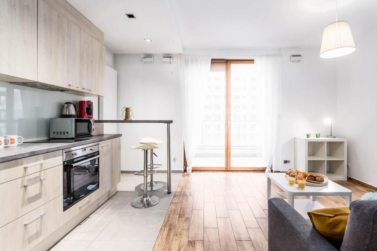 Chill Apartments Wola Center Варшава Екстер'єр фото