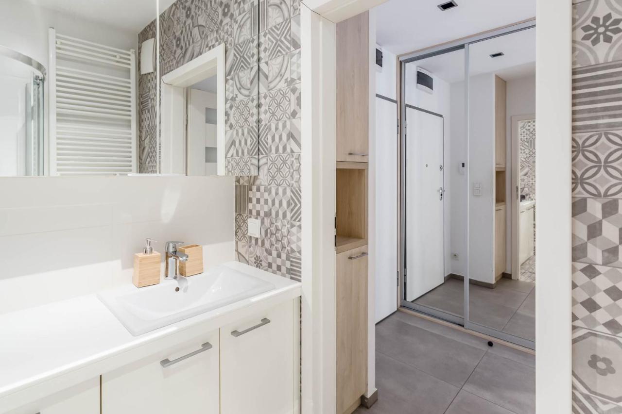 Chill Apartments Wola Center Варшава Екстер'єр фото