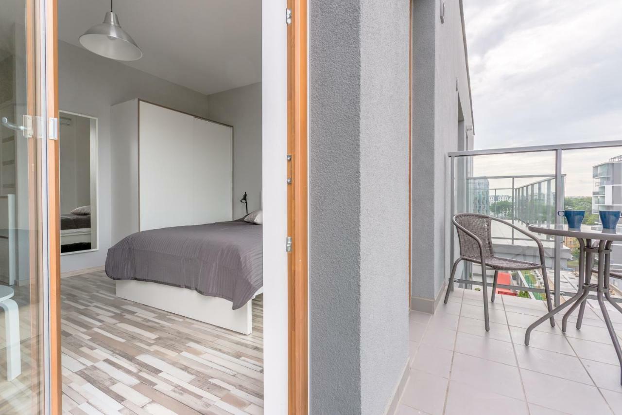 Chill Apartments Wola Center Варшава Екстер'єр фото