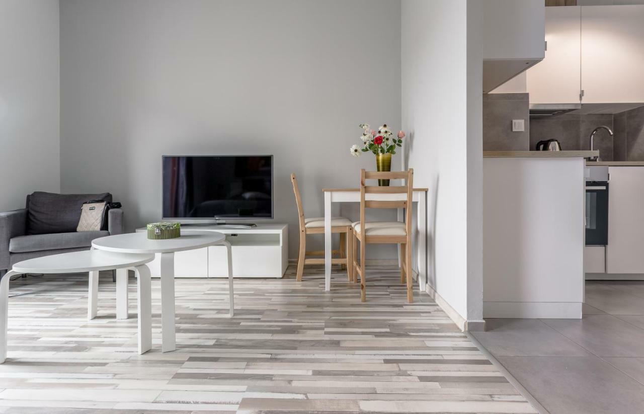 Chill Apartments Wola Center Варшава Екстер'єр фото